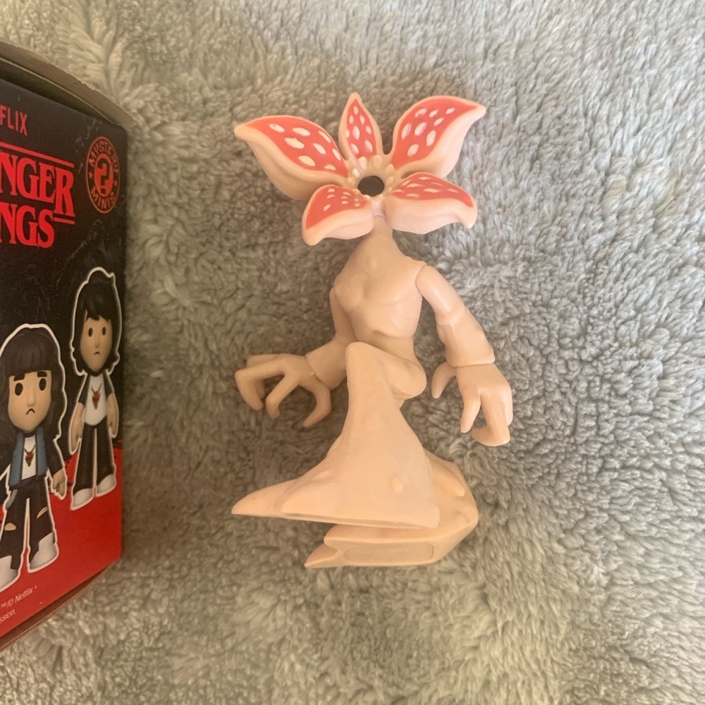 Funko Netflix Stranger Things 4 Mystery Mini Demogorgon Vinyl Figure Toy